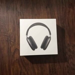 Apple AirPods Max with Smart Case